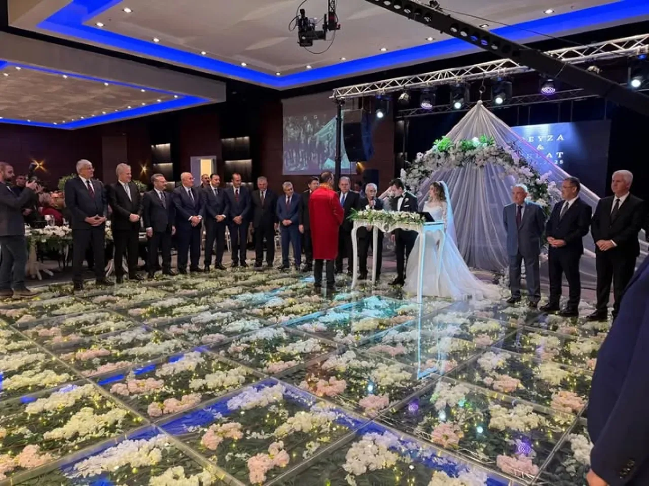 İzmir Ticaret Odası Yöneticileri, Ankara'da Gerçekleşen Nikah Törenine Katıldı İzmir Ticaret Odası Yöneticileri, Ankara'da Gerçekleşen Nikah Törenine Katıldı