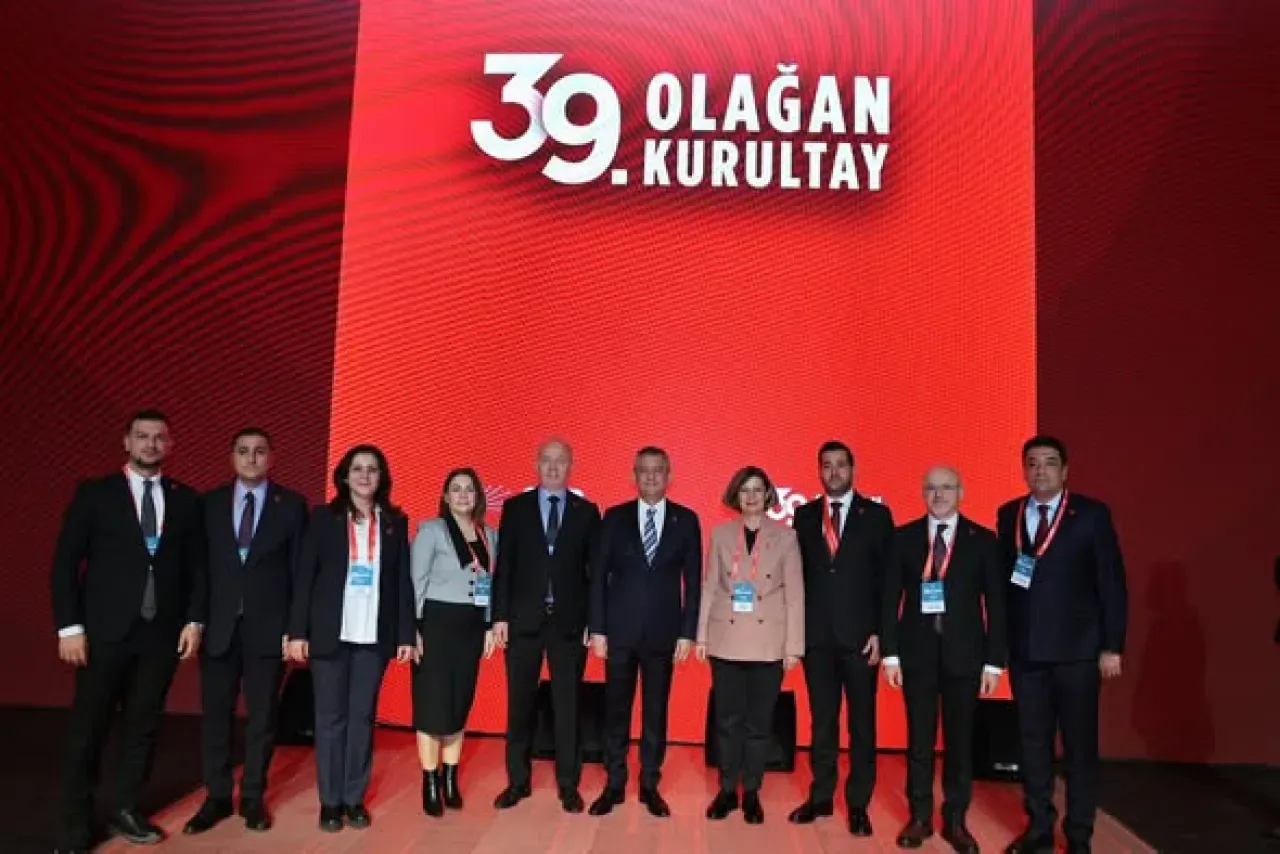 CHP Kayseri İl Başkanı Ümit Özer, Partisinin 39. Olağan Kurultayı'nda Divan Üyesi Olarak Yer Aldı CHP Kayseri İl Başkanı Ümit Özer, Partisinin 39. Olağan Kurultayı'nda Divan Üyesi Olarak Yer Aldı
