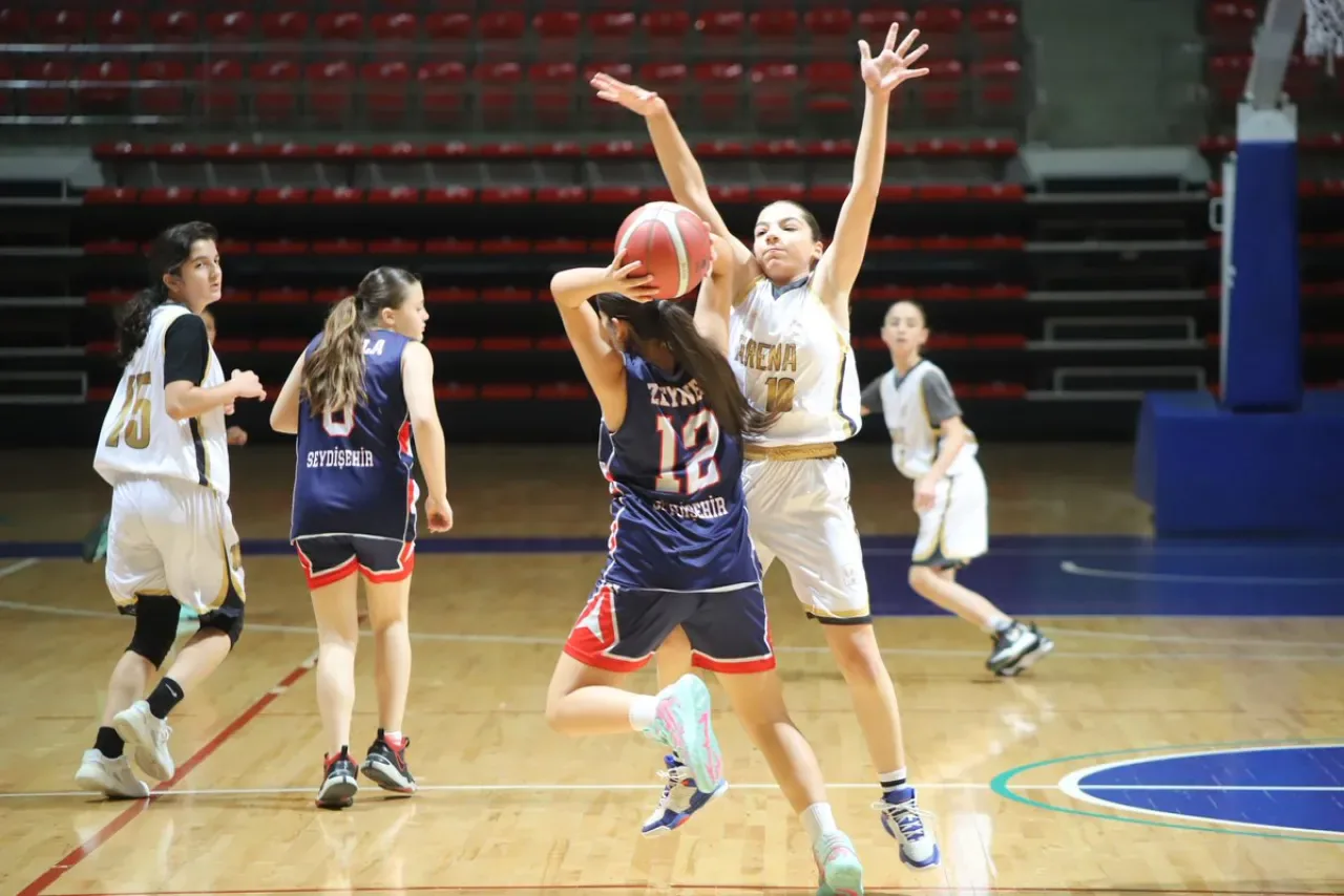 Konya'da U14 Kız Basketbol Ligi Heyecanı: Arena Basketbol B ile Seydişehir Ata Spor Karşı Karşıya Konya'da U14 Kız Basketbol Ligi Heyecanı: Arena Basketbol B ile Seydişehir Ata Spor Karşı Karşıya