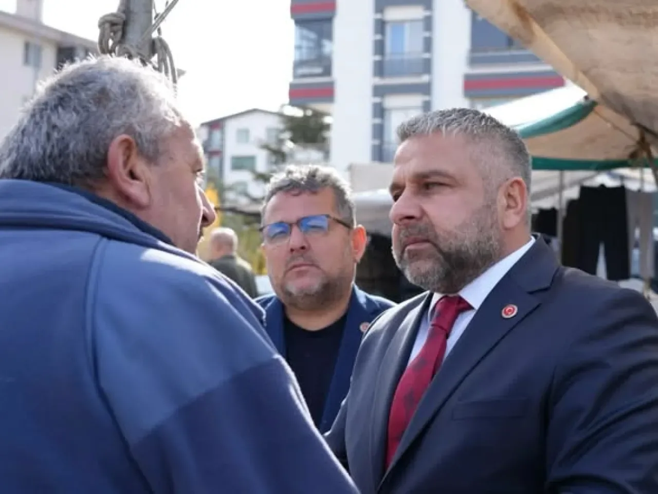 MHP Keçiören, Ovacık Pazar Yeri'nde Esnaf ve Vatandaşlarla Buluştu MHP Keçiören, Ovacık Pazar Yeri'nde Esnaf ve Vatandaşlarla Buluştu