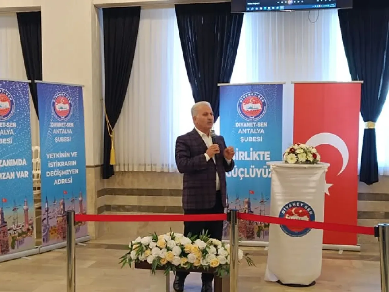 Antalya İl Müftüsü Aydın Yığman, Personel Buluşmasında Din Görevlilerine Seslendi Antalya İl Müftüsü Aydın Yığman, Personel Buluşmasında Din Görevlilerine Seslendi