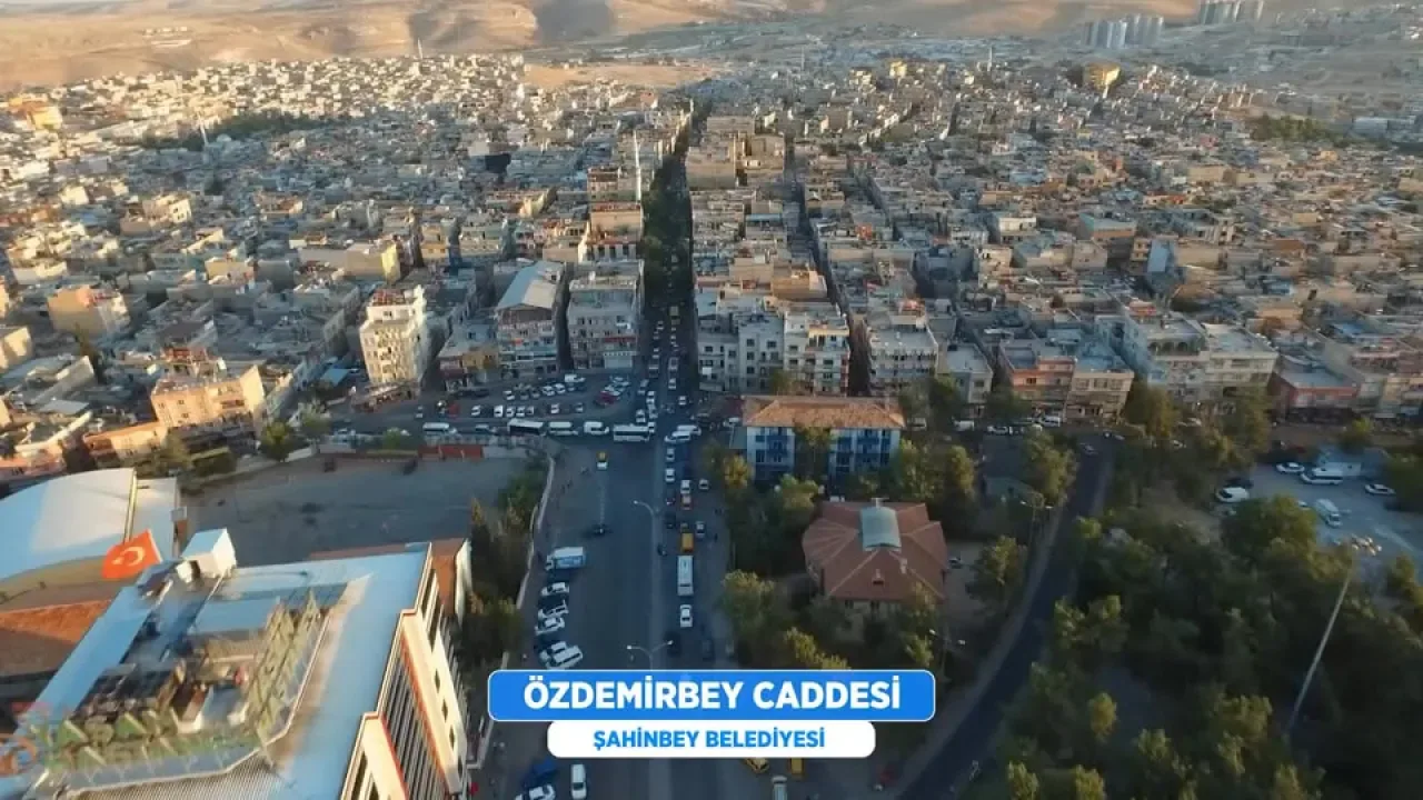 Şahinbey'de Özdemirbey Caddesi Modern Bir Görünüme Kavuştu Şahinbey'de Özdemirbey Caddesi Modern Bir Görünüme Kavuştu