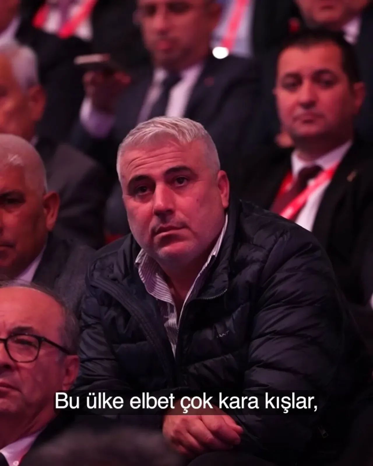 Özgür Özel'den Siyasi İktidara Sert Tepki: "Pijamalılar Meydanlara Çıksın" Özgür Özel'den Siyasi İktidara Sert Tepki: "Pijamalılar Meydanlara Çıksın"