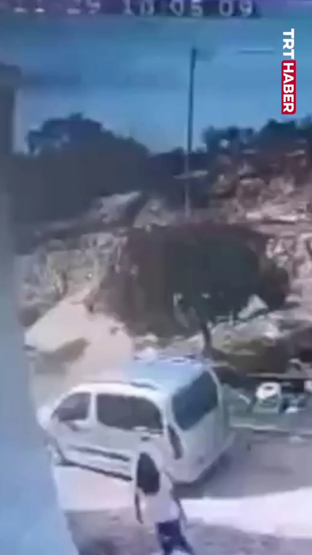 İsrailli Yerleşimciler Batı Şeria'da Filistinli Evine Saldırdı İsrailli Yerleşimciler Batı Şeria'da Filistinli Evine Saldırdı