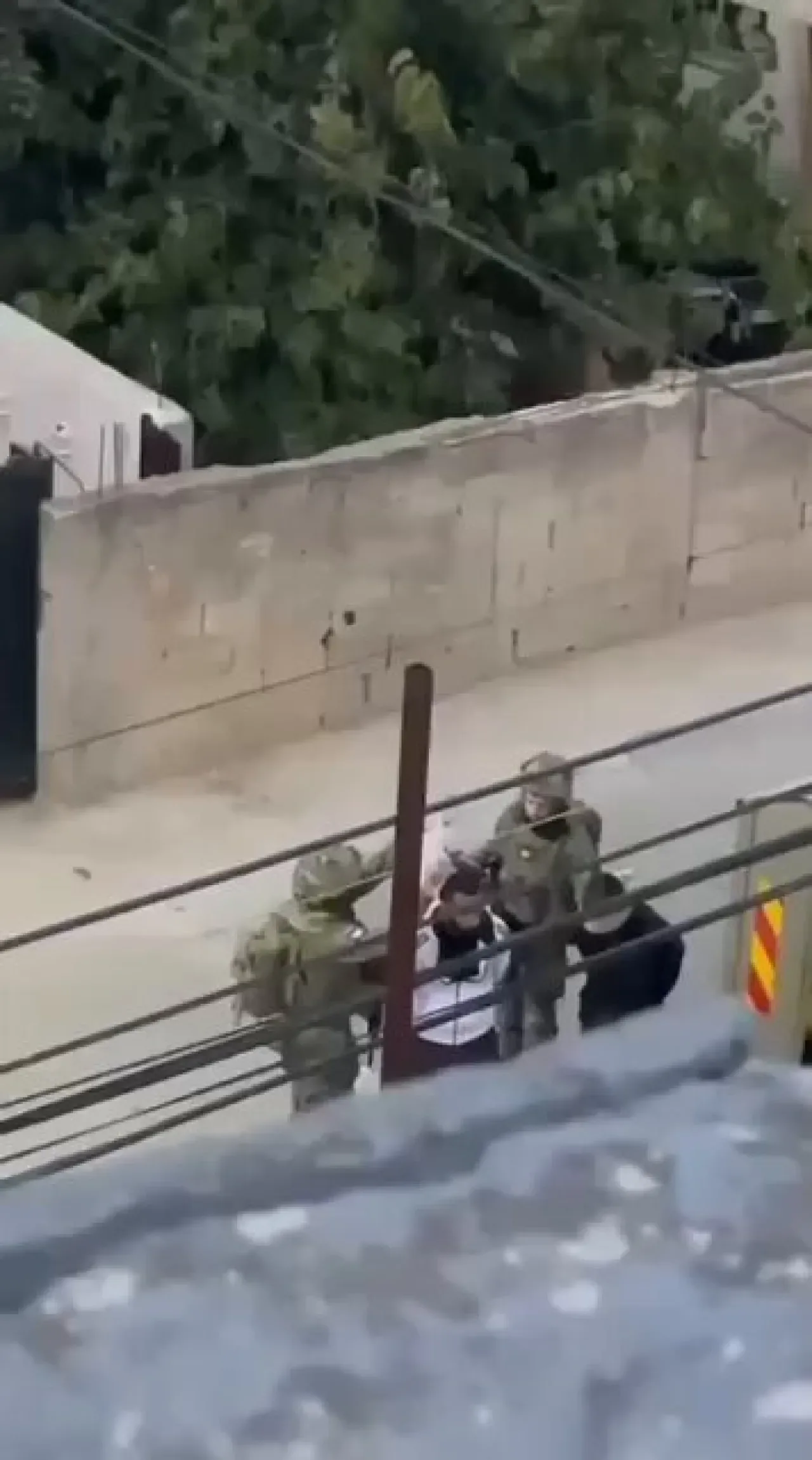 İsrail Güçleri Batı Şeria'da Filistinlileri Kaçırdı: Görüntüler Ortaya Çıktı İsrail Güçleri Batı Şeria'da Filistinlileri Kaçırdı: Görüntüler Ortaya Çıktı