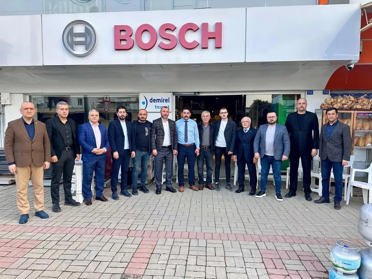 MHP Alanya'da "Hayırlı Günler Komşum" Ziyaretleri Gerçekleştirdi MHP Alanya'da "Hayırlı Günler Komşum" Ziyaretleri Gerçekleştirdi