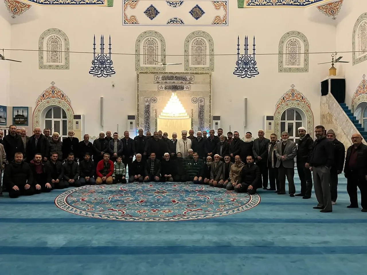 Bursa Osmangazi'de Hamit Dede Camii'nde Sabah Namazı Buluşması Gerçekleştirildi Bursa Osmangazi'de Hamit Dede Camii'nde Sabah Namazı Buluşması Gerçekleştirildi