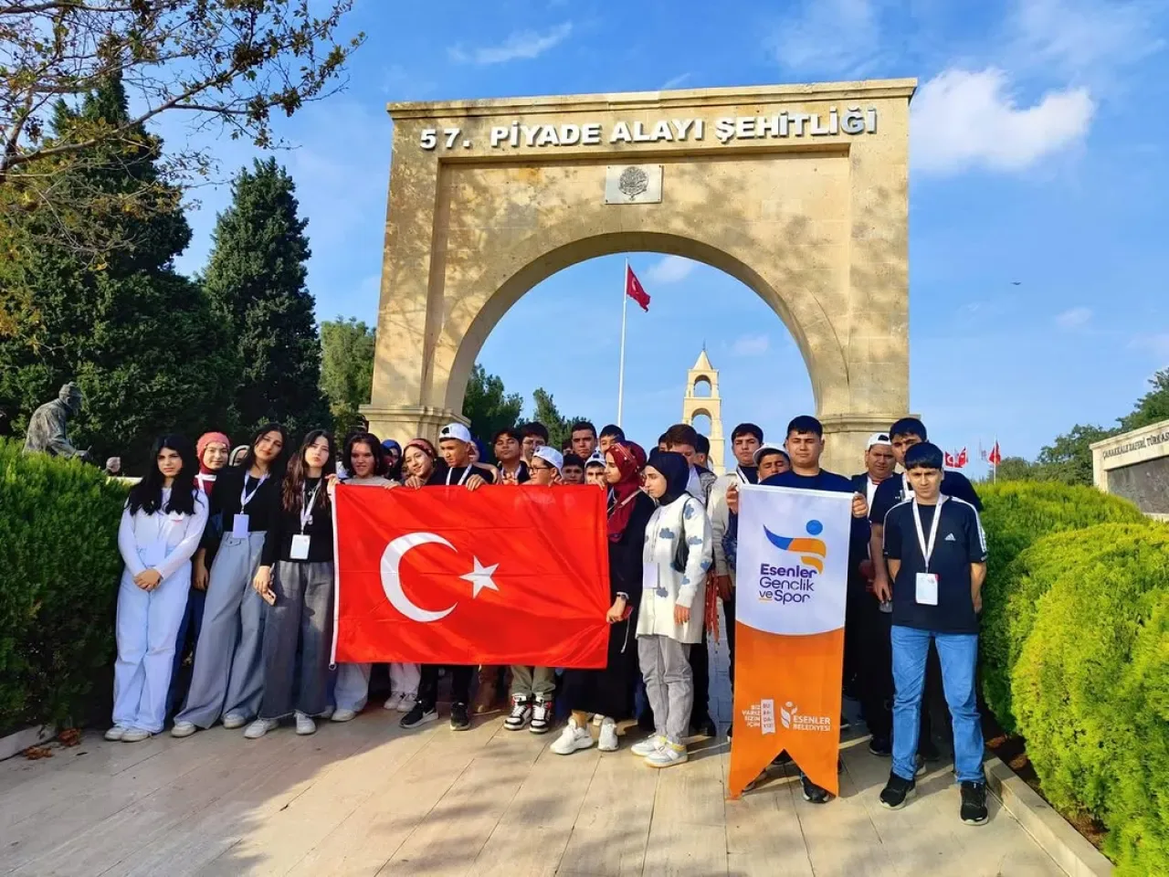Esenlerli Gençler Kültür Gezileri ile Sosyalleşiyor Esenlerli Gençler Kültür Gezileri ile Sosyalleşiyor