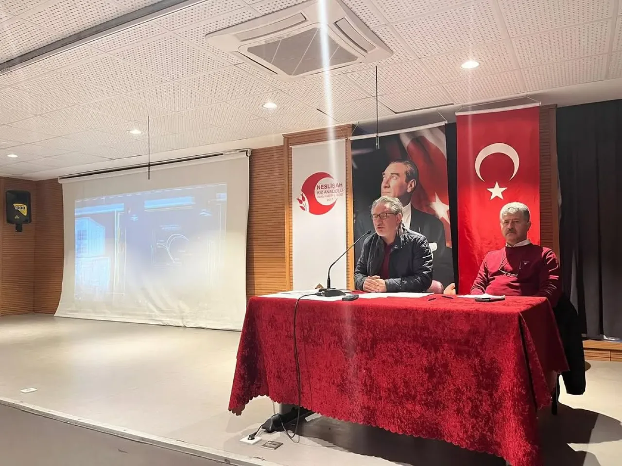 Fatih İlçe Milli Eğitim Müdürü, MTSK Direksiyon Sınavı Öncesi Komisyon Üyeleri ile Toplantı Gerçekleştirdi Fatih İlçe Milli Eğitim Müdürü, MTSK Direksiyon Sınavı Öncesi Komisyon Üyeleri ile Toplantı Gerçekleştirdi