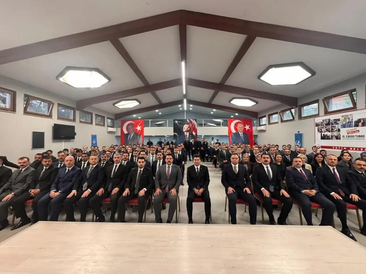 Ülkü Ocakları Genel Başkanı Ahmet Yiğit Yıldırım, Bayrampaşa'da İstişare Toplantısına Katıldı Ülkü Ocakları Genel Başkanı Ahmet Yiğit Yıldırım, Bayrampaşa'da İstişare Toplantısına Katıldı