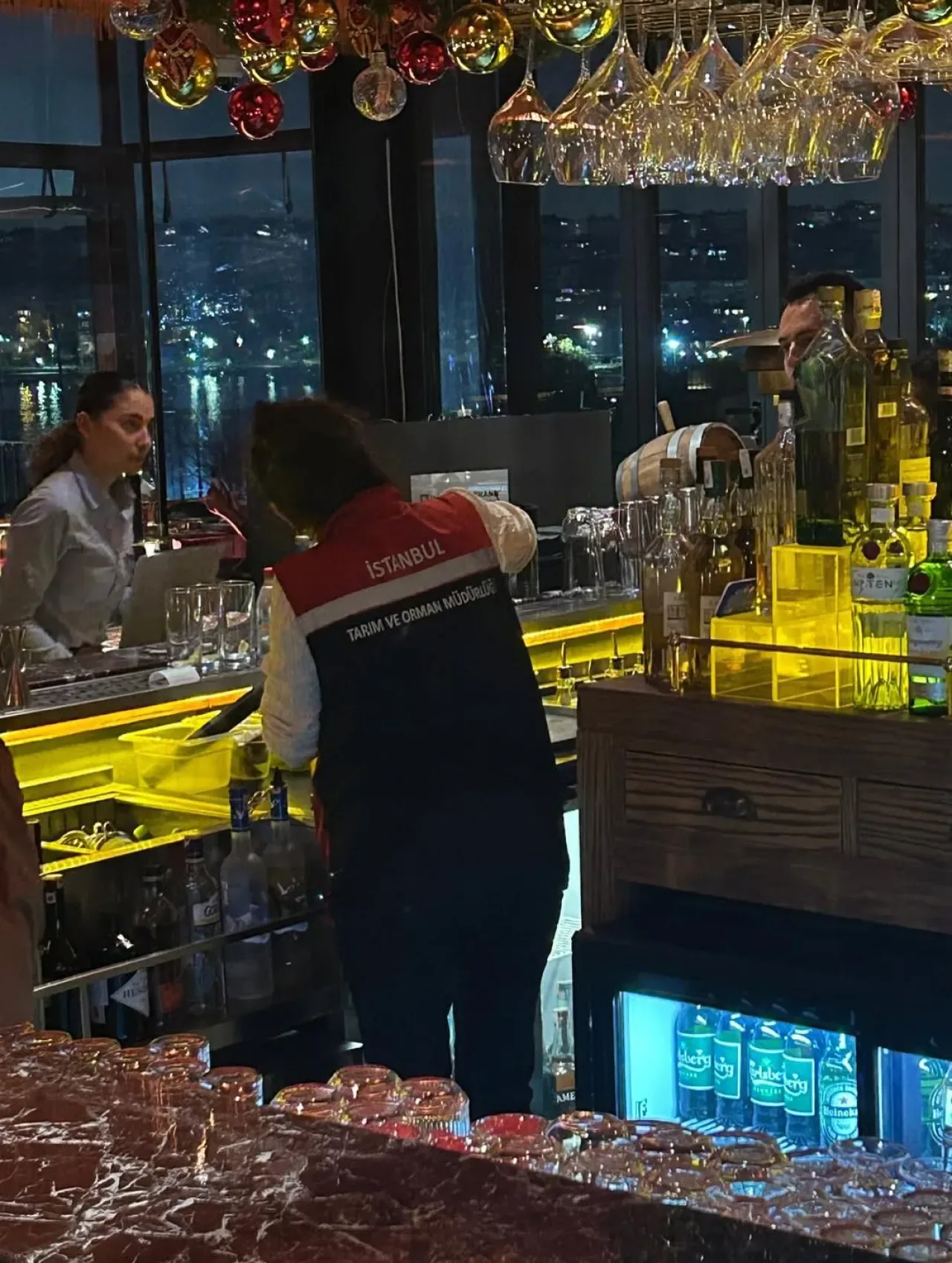 Kadıköy'de Alkollü İçki İşletmelerine Yönelik Denetimler Yoğunlaştı Kadıköy'de Alkollü İçki İşletmelerine Yönelik Denetimler Yoğunlaştı