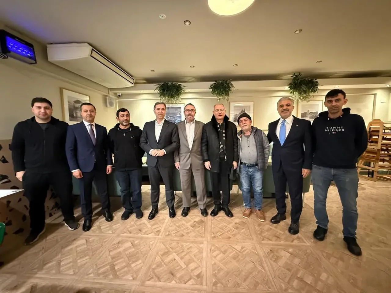 AK Parti İstanbul Milletvekili Zafer Sırakaya ve Efkan Ala İrlanda'da Diaspora Temaslarını Gerçekleştirdi AK Parti İstanbul Milletvekili Zafer Sırakaya ve Efkan Ala İrlanda'da Diaspora Temaslarını Gerçekleştirdi