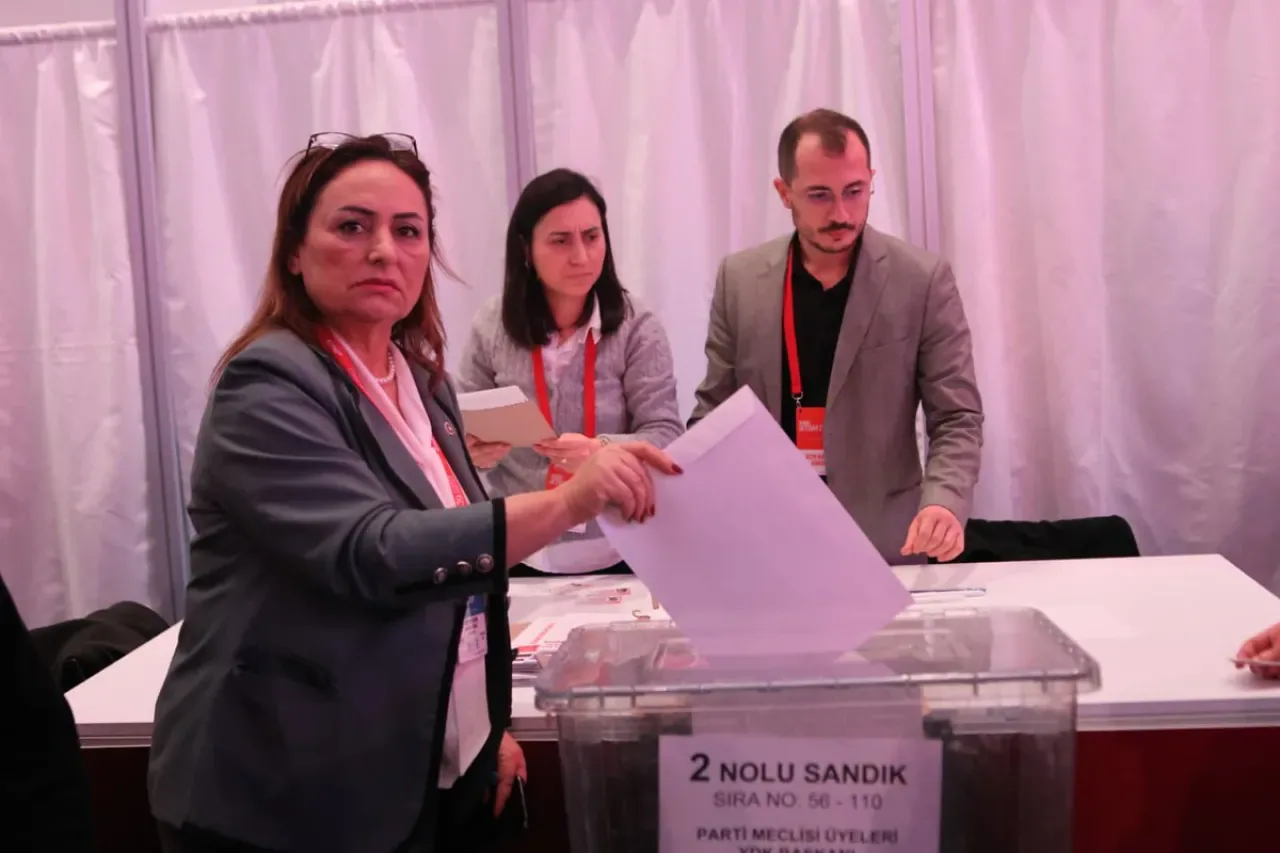 CHP'nin 39. Olağan Kurultayında Üye Seçimleri Tamamlandı CHP'nin 39. Olağan Kurultayında Üye Seçimleri Tamamlandı