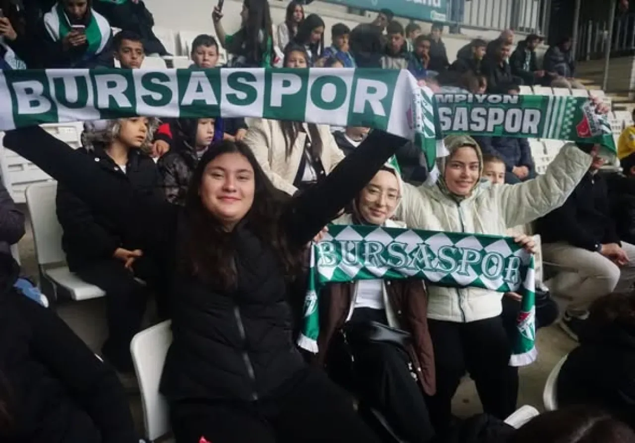 Osmangazi Belediyesi, 100 Çocukla Bursaspor Maçını İzledi Osmangazi Belediyesi, 100 Çocukla Bursaspor Maçını İzledi