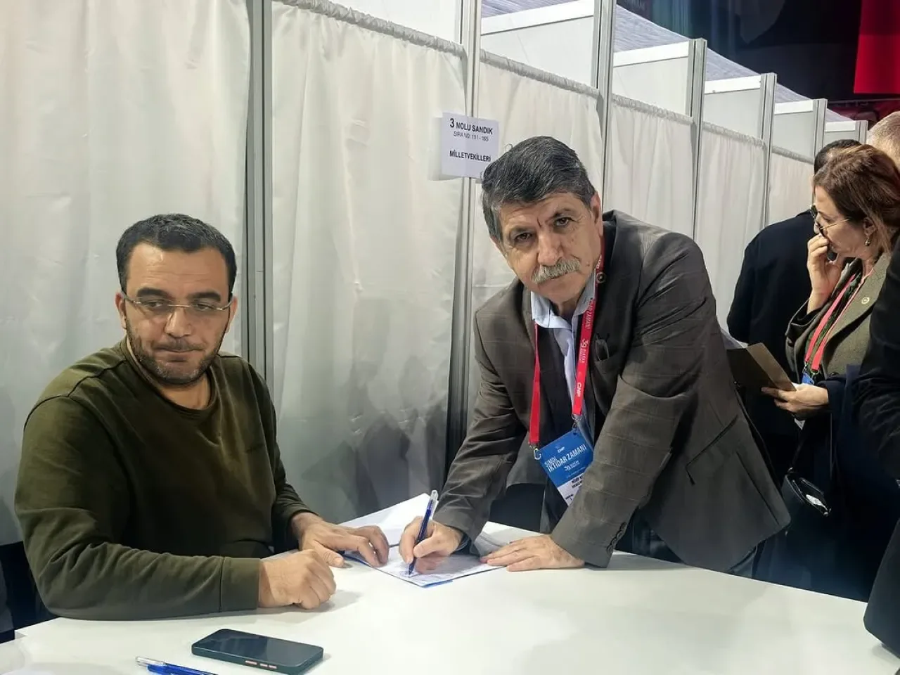 CHP 39. Olağan Kurultayı'nda Parti Meclisi Seçimi Gerçekleşti CHP 39. Olağan Kurultayı'nda Parti Meclisi Seçimi Gerçekleşti