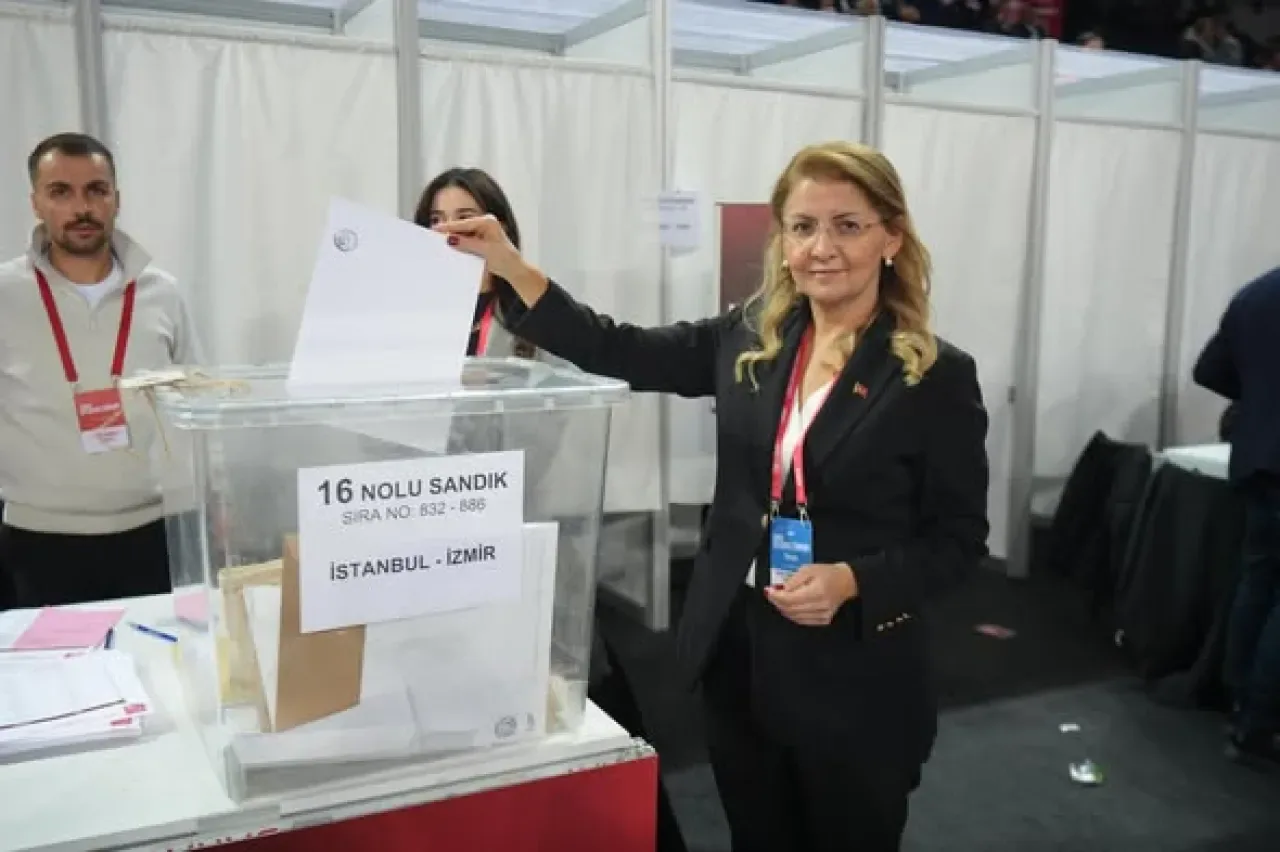 CHP 39. Olağan Kurultayı'nda Parti Meclisi ve Yüksek Disiplin Kurulu Üyeleri Seçildi CHP 39. Olağan Kurultayı'nda Parti Meclisi ve Yüksek Disiplin Kurulu Üyeleri Seçildi