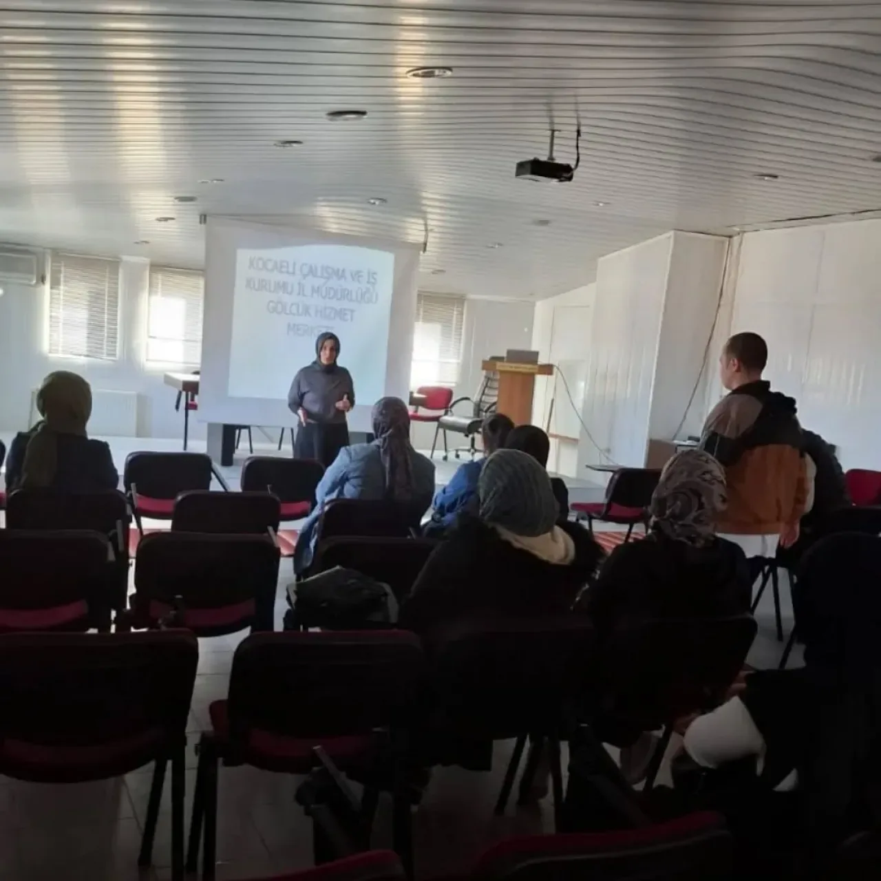 İŞKUR Gölcük'te İş Arama Becerileri Semineri Düzenlendi İŞKUR Gölcük'te İş Arama Becerileri Semineri Düzenlendi