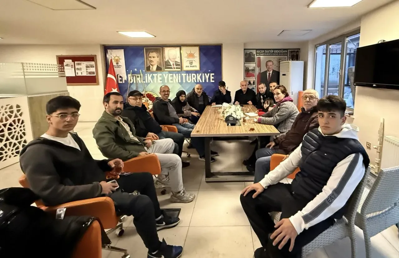 AK Parti Beyoğlu, Yahya Kahya Mahallesi'nde Yönetim Kurulu Toplantısı Düzenledi AK Parti Beyoğlu, Yahya Kahya Mahallesi'nde Yönetim Kurulu Toplantısı Düzenledi