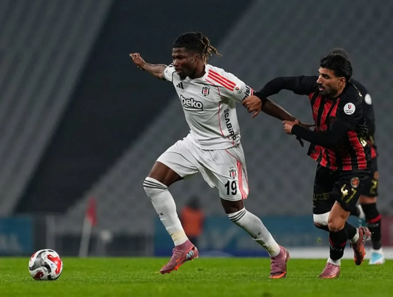El Bilal Toure: "Galibiyet Serüvenini Sürmek İstiyoruz" El Bilal Toure: "Galibiyet Serüvenini Sürmek İstiyoruz"