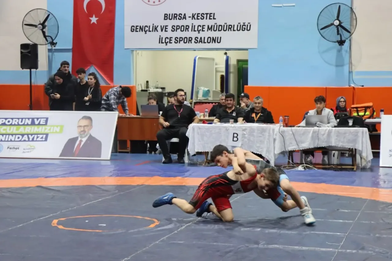 Bursa'da 4. Reşit Karabacak Serbest Güreş Turnuvası'nda Madalya Heyecanı Bursa'da 4. Reşit Karabacak Serbest Güreş Turnuvası'nda Madalya Heyecanı