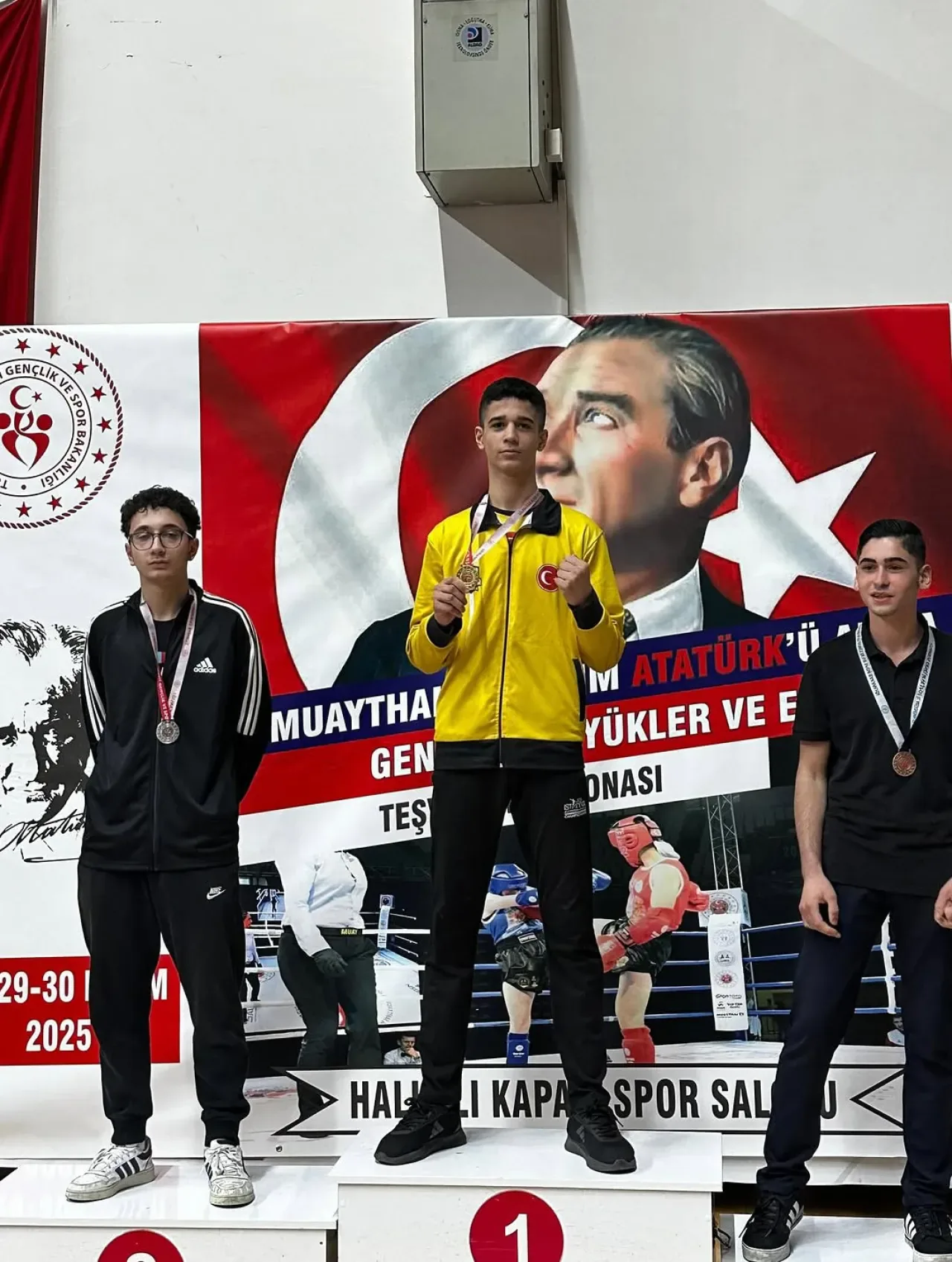 Avcılar Belediyesi Spor Kulübü Muaythai Şampiyonası'ndan 16 Madalyayla Döndü Avcılar Belediyesi Spor Kulübü Muaythai Şampiyonası'ndan 16 Madalyayla Döndü