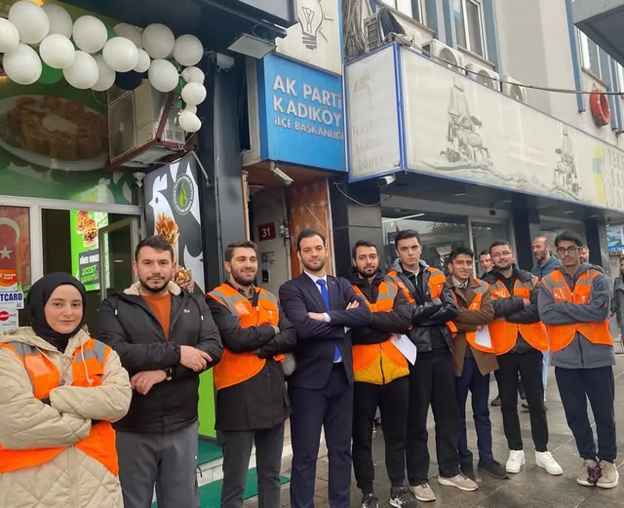 AK Parti Kadıköy Gençlik Kolları, Merdivenköy'de Potansiyel Üye Çalışması Gerçekleştirdi AK Parti Kadıköy Gençlik Kolları, Merdivenköy'de Potansiyel Üye Çalışması Gerçekleştirdi