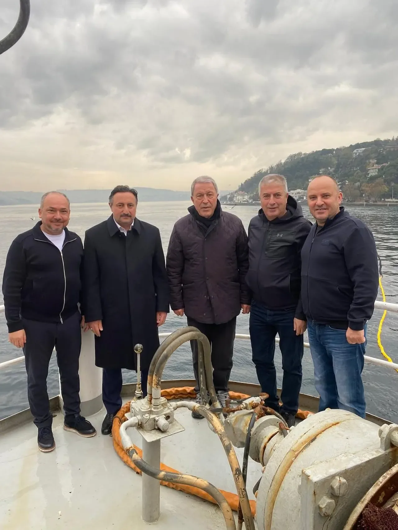 AK Partili Vekil ve Hulusi Akar'dan Balıkçılar Birliği'ne Ziyaret AK Partili Vekil ve Hulusi Akar'dan Balıkçılar Birliği'ne Ziyaret