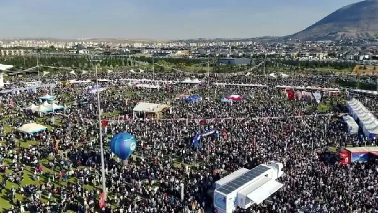 Kayseri Millet Bahçesi Yüzbinlerce Kişiyi Ağırlayarak Şehrin Kalbi Oldu Kayseri Millet Bahçesi Yüzbinlerce Kişiyi Ağırlayarak Şehrin Kalbi Oldu