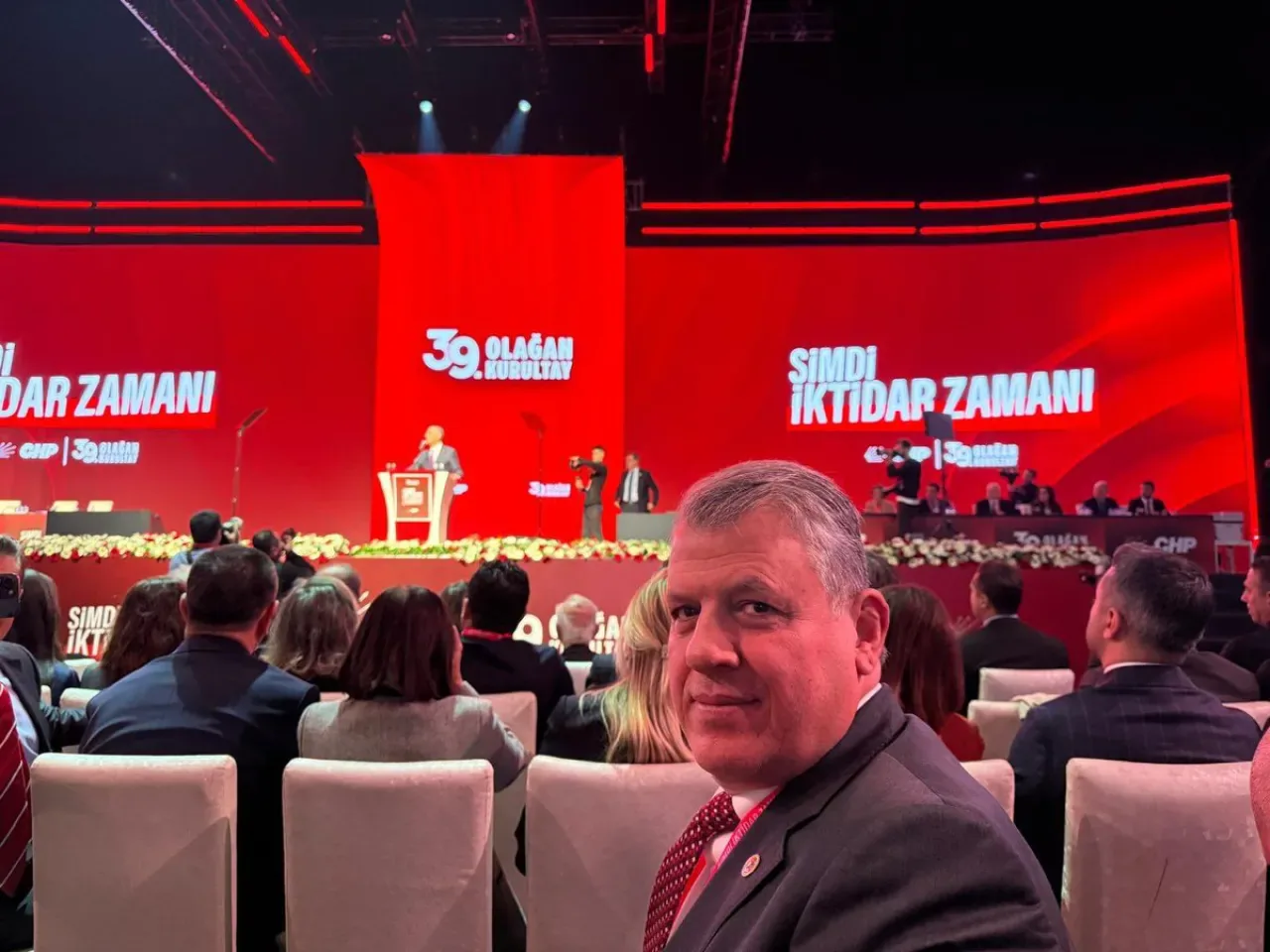 CHP'de İktidar Hazırlığı: Özgür Özel ve Ekrem İmamoğlu Liderliğinde Yeni Dönem CHP'de İktidar Hazırlığı: Özgür Özel ve Ekrem İmamoğlu Liderliğinde Yeni Dönem