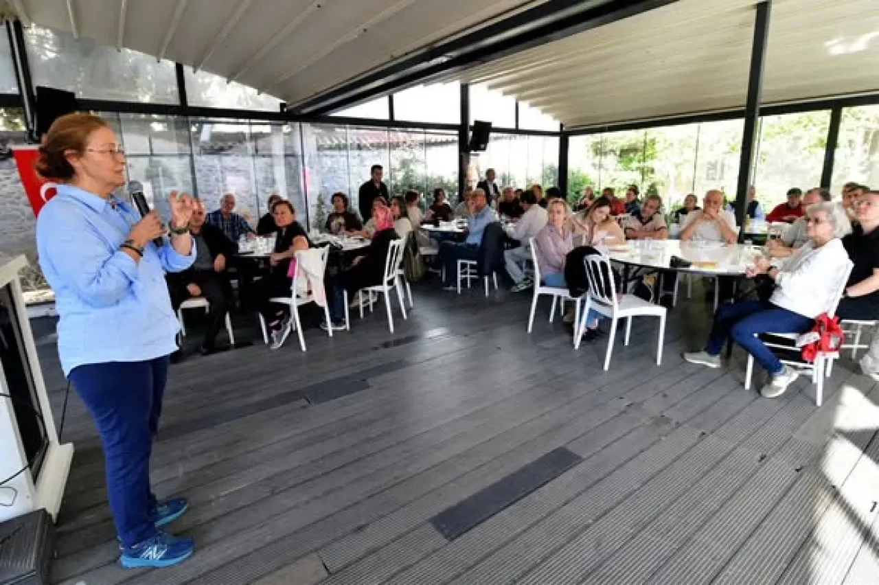 İzmir Bornova'da Zeytinyağı Tadım Eğitimi Düzenlendi İzmir Bornova'da Zeytinyağı Tadım Eğitimi Düzenlendi