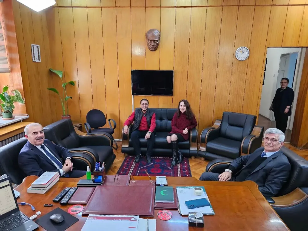 Balıkesir'de Eğitim İş Birliği Veda Ziyareti Balıkesir'de Eğitim İş Birliği Veda Ziyareti
