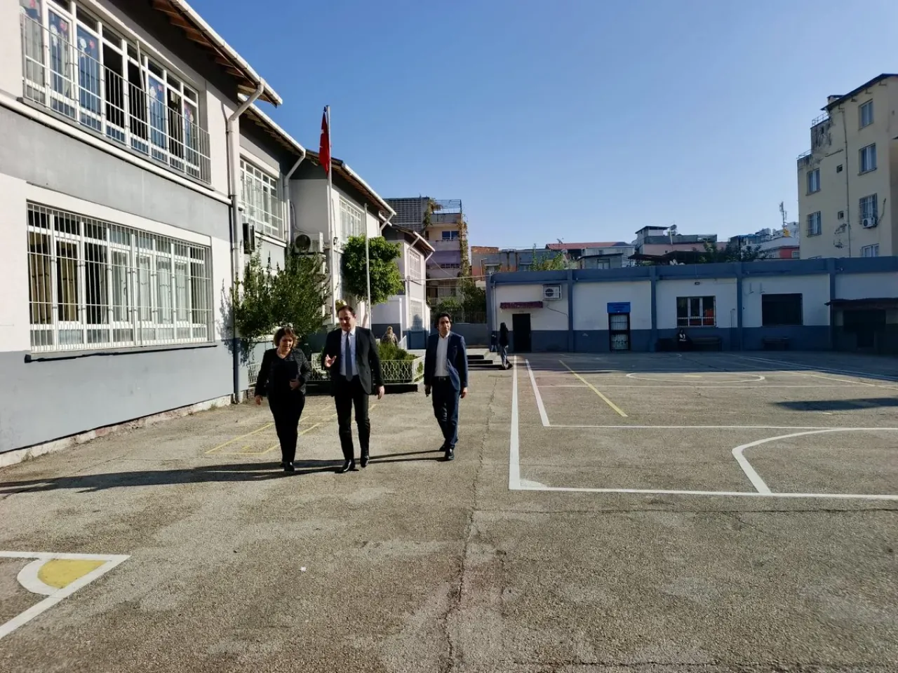 Lütfiye Kısacık İlkokulu'nda Eğitim Değerlendirme Toplantısı Yapıldı Lütfiye Kısacık İlkokulu'nda Eğitim Değerlendirme Toplantısı Yapıldı
