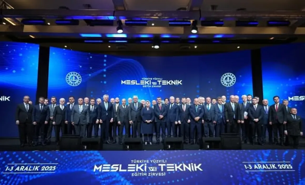 Ankara Ticaret Odası Başkanı Baran, Mesleki Eğitim Zirvesi'nde Konuştu Ankara Ticaret Odası Başkanı Baran, Mesleki Eğitim Zirvesi'nde Konuştu