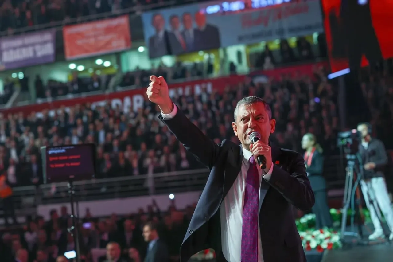 CHP Gölbaşı İlçe Başkanlığı, Özgür Özel ve Yeni Yönetim Kurulunu Kutladı CHP Gölbaşı İlçe Başkanlığı, Özgür Özel ve Yeni Yönetim Kurulunu Kutladı
