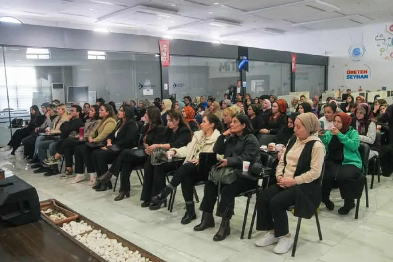 Seyhan Belediyesi Dünya AIDS Günü'nde Farkındalık Semineri Düzenledi Seyhan Belediyesi Dünya AIDS Günü'nde Farkındalık Semineri Düzenledi