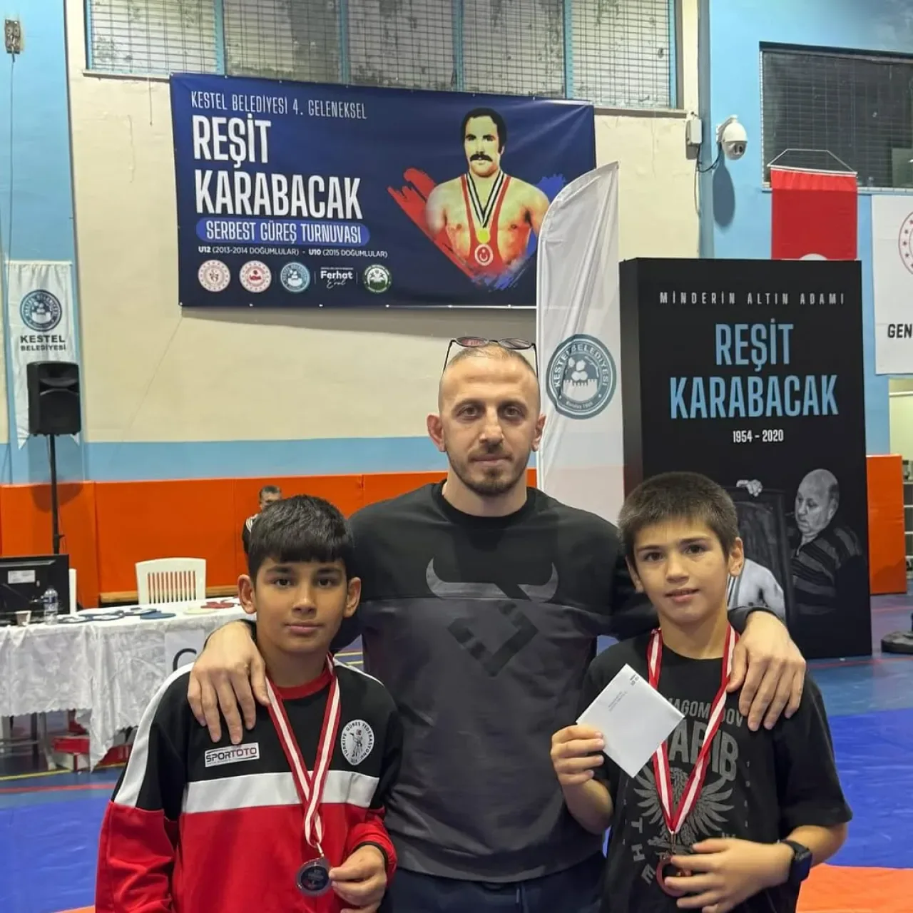 Bursa Gemlik Belediyesporlu Sporcular Kestel'de Kürsüde Yer Aldı Bursa Gemlik Belediyesporlu Sporcular Kestel'de Kürsüde Yer Aldı