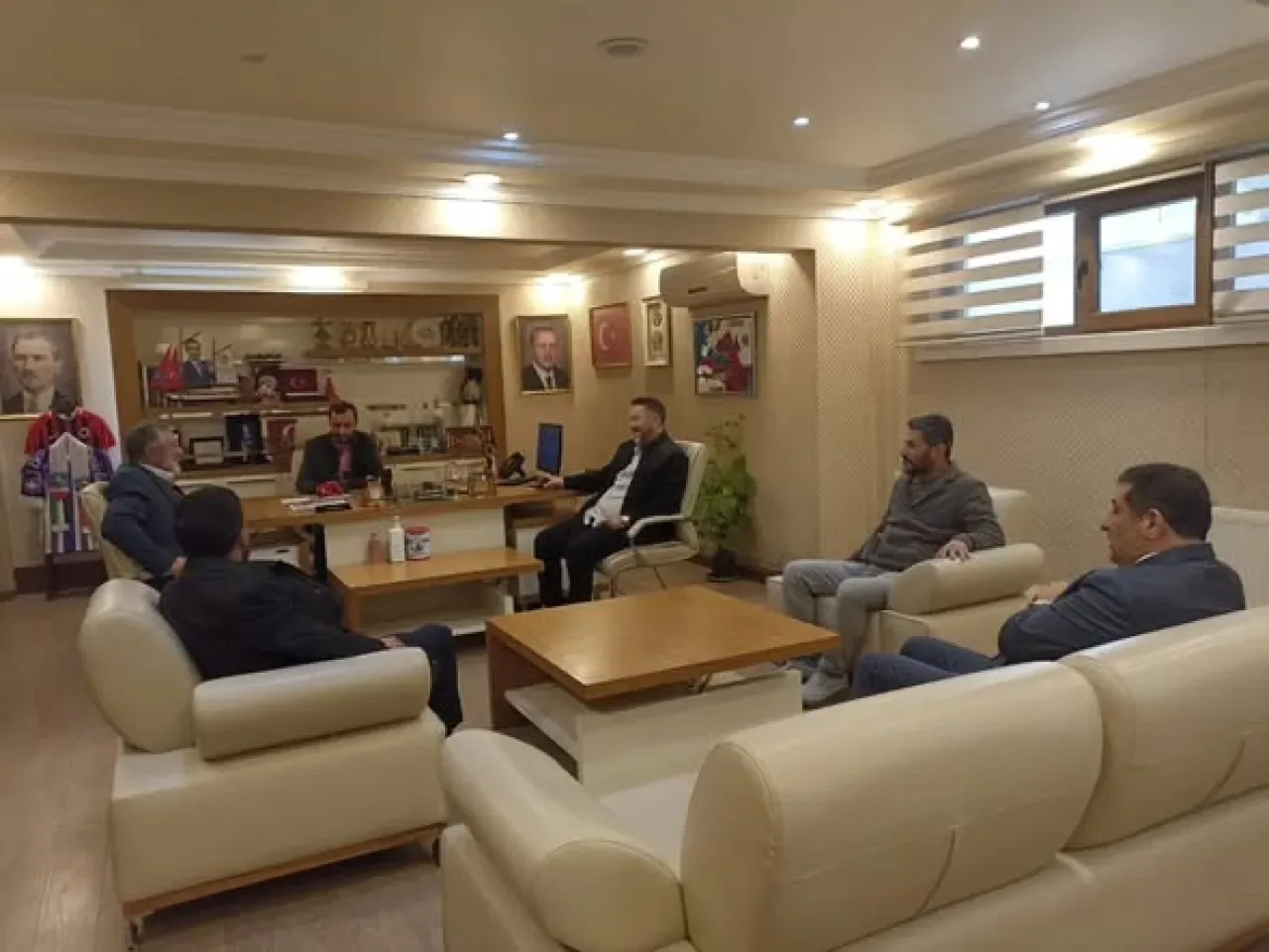 AK Parti Keçiören İlçe Başkanlığı, Teşkilat Mensuplarıyla Bir Araya Geldi AK Parti Keçiören İlçe Başkanlığı, Teşkilat Mensuplarıyla Bir Araya Geldi