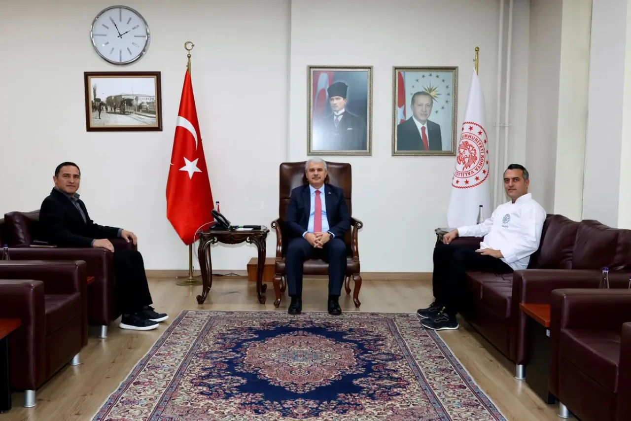 Konya'nın Gastronomi Potansiyeli Valilik Makamında Masaya Yatırıldı Konya'nın Gastronomi Potansiyeli Valilik Makamında Masaya Yatırıldı