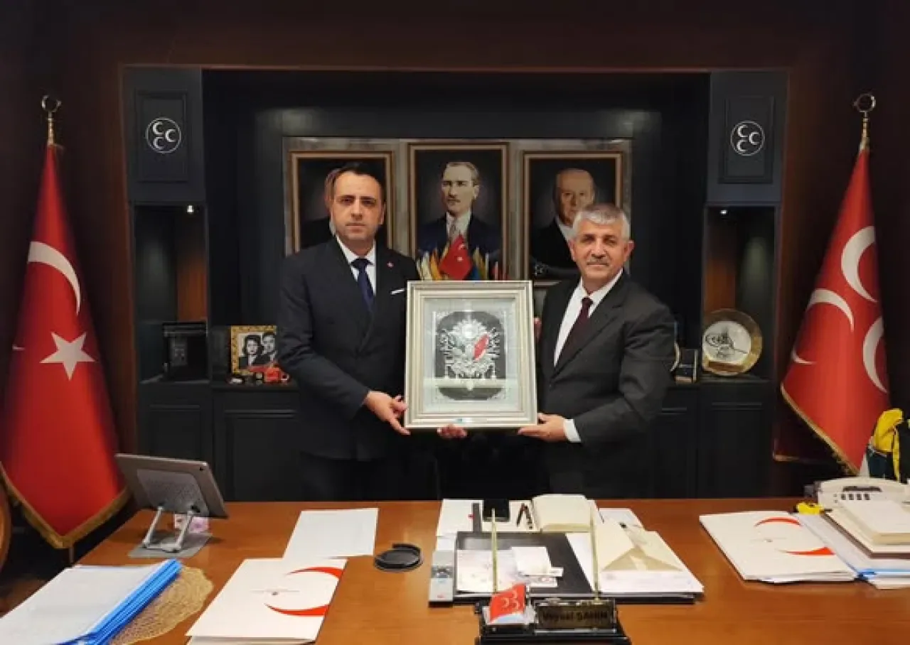 Türk Büro-Sen Heyetinden MHP İzmir İl Başkanlığı'na Ziyaret Türk Büro-Sen Heyetinden MHP İzmir İl Başkanlığı'na Ziyaret