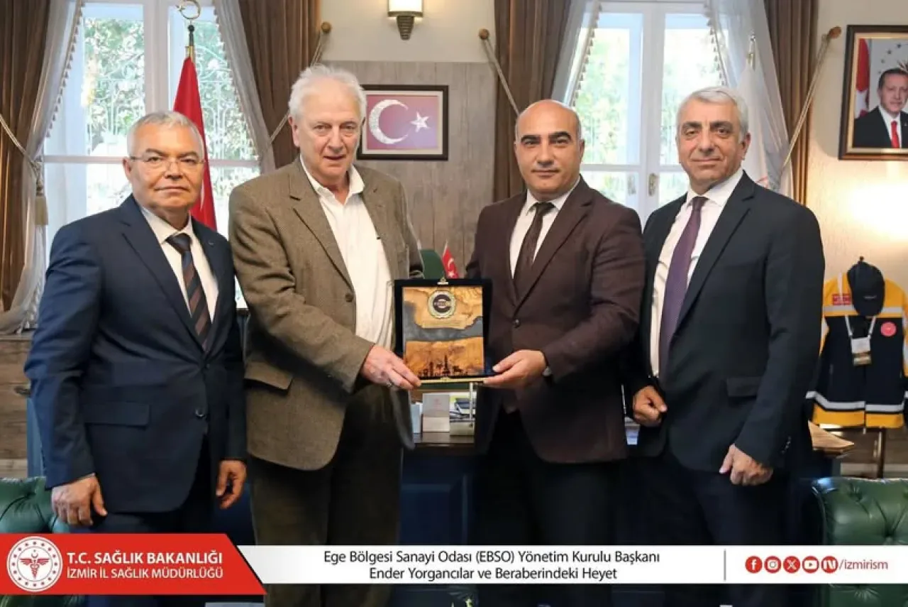 EBSO Heyeti İzmir İl Sağlık Müdürü Doç. Dr. Ayhan Kul'u Ziyaret Etti EBSO Heyeti İzmir İl Sağlık Müdürü Doç. Dr. Ayhan Kul'u Ziyaret Etti