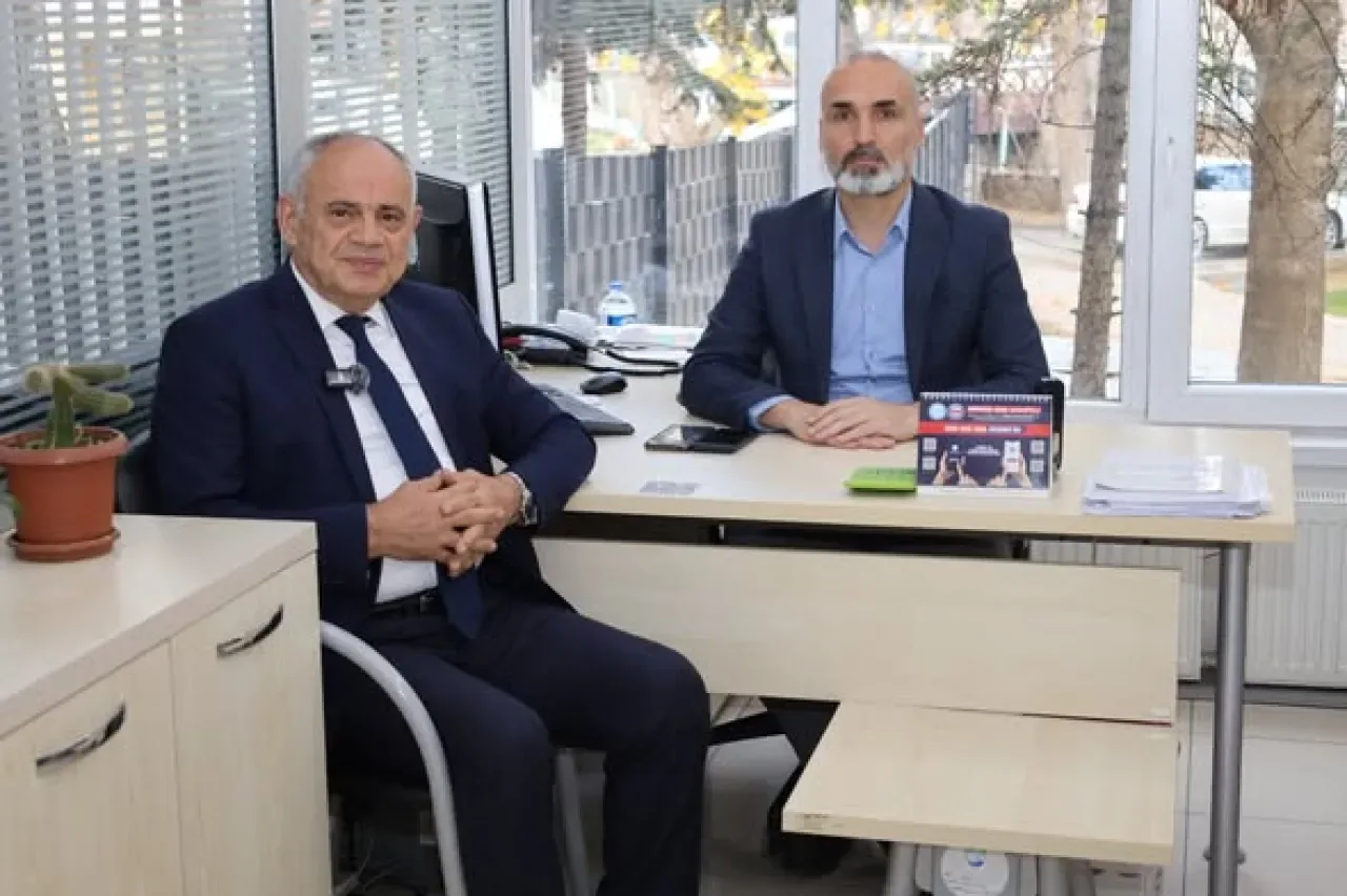 Yahyalı Belediye Başkanı Esat Öztürk, 2025 Yılı Vergi Taksitini Ödedi Yahyalı Belediye Başkanı Esat Öztürk, 2025 Yılı Vergi Taksitini Ödedi