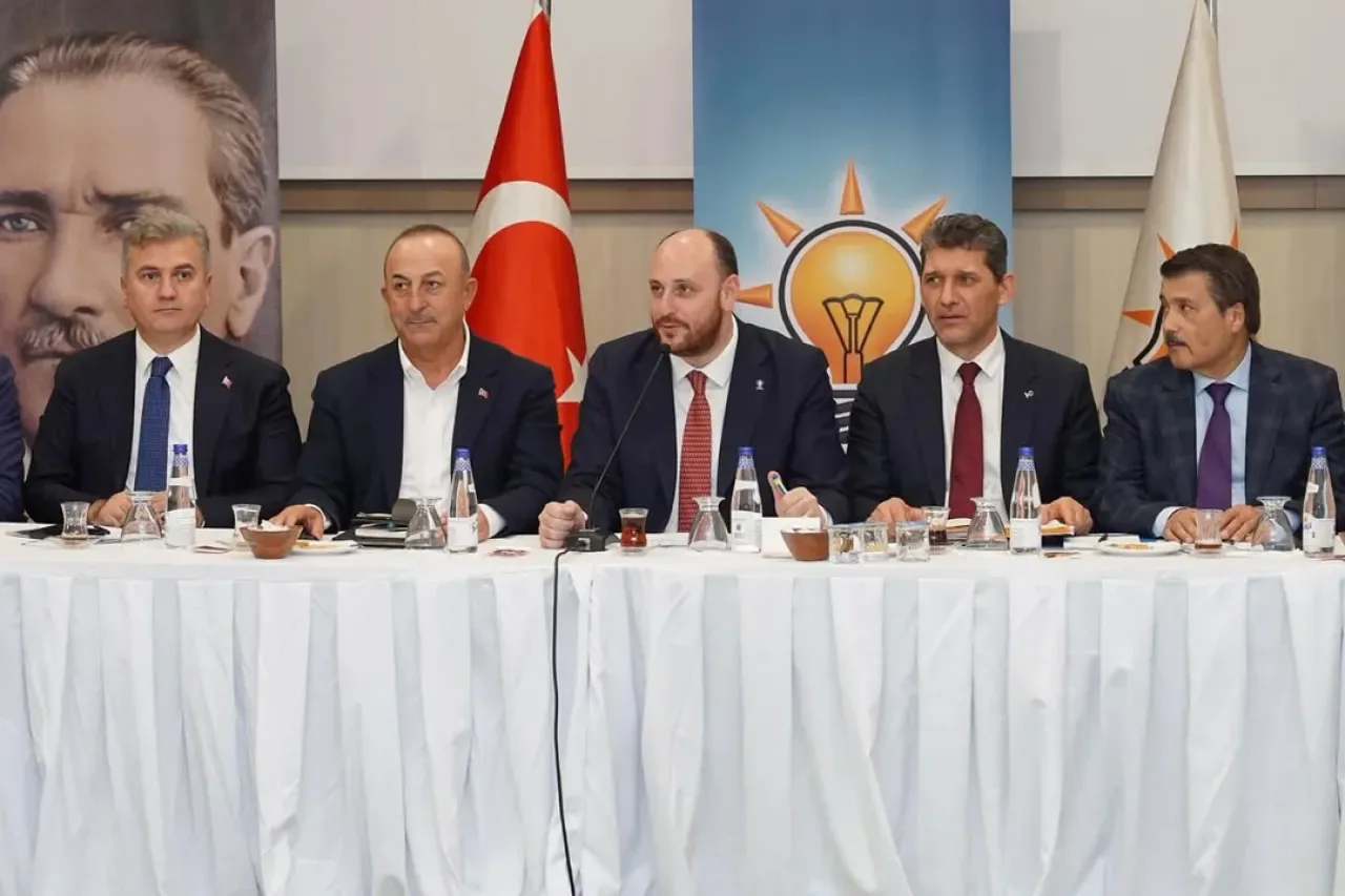 AK Parti Antalya'da Seçim Hazırlıkları ve Hedefler Masaya Yatırıldı AK Parti Antalya'da Seçim Hazırlıkları ve Hedefler Masaya Yatırıldı