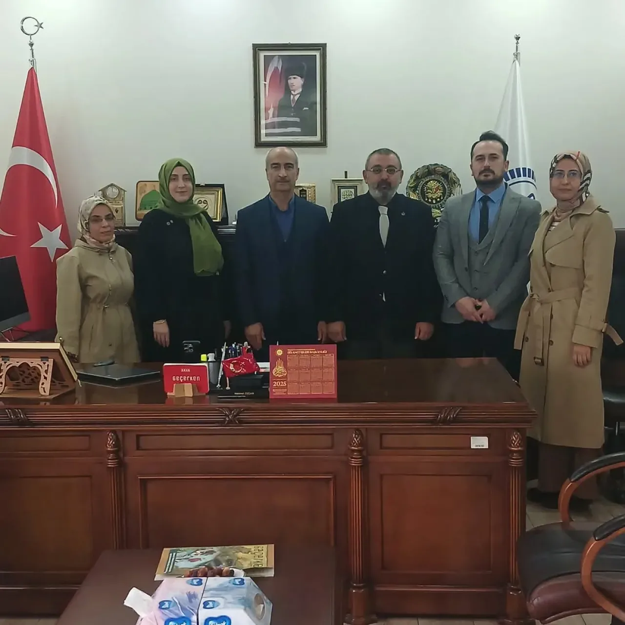 Yunus Emre İmam Hatip Ortaokulu İdarecileri Avcılar Müftüsü'nü Ziyaret Etti Yunus Emre İmam Hatip Ortaokulu İdarecileri Avcılar Müftüsü'nü Ziyaret Etti