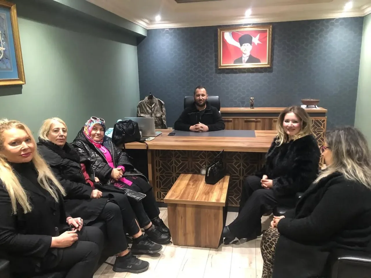 MHP Yenimahalle KAÇEP Üyeleri İvedik OSB Esnafını Ziyaret Etti MHP Yenimahalle KAÇEP Üyeleri İvedik OSB Esnafını Ziyaret Etti
