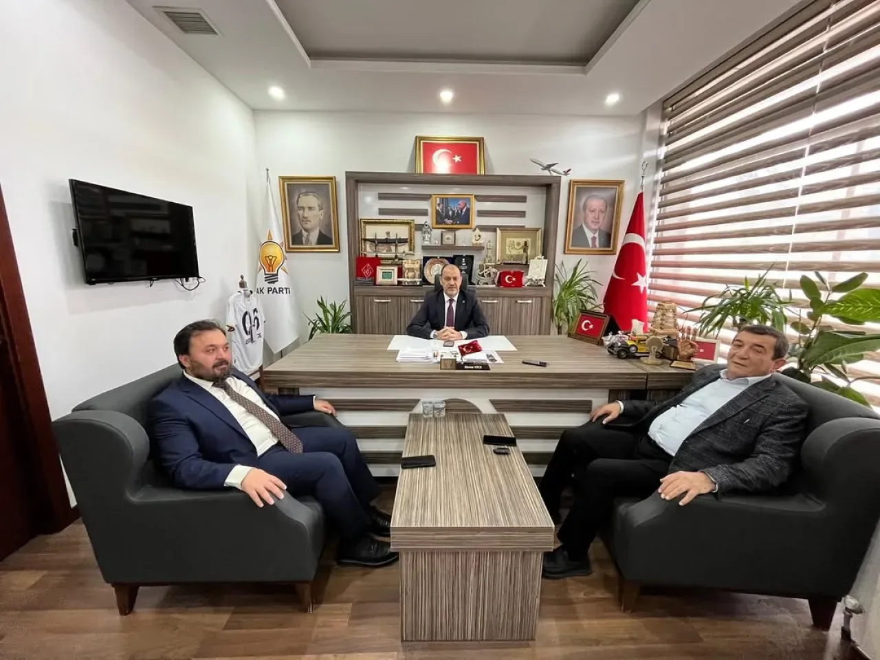 AK Parti Yenimahalle İlçe Başkanlığı'nda Mali İşler Birimi Toplantısı Düzenlendi AK Parti Yenimahalle İlçe Başkanlığı'nda Mali İşler Birimi Toplantısı Düzenlendi
