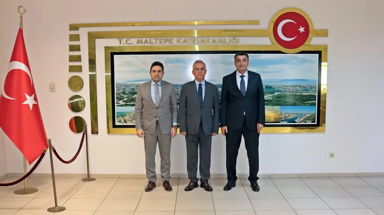 Maltepe Kaymakamı Bahri Tiryaki'ye Meslektaşlarından Ziyaret Maltepe Kaymakamı Bahri Tiryaki'ye Meslektaşlarından Ziyaret