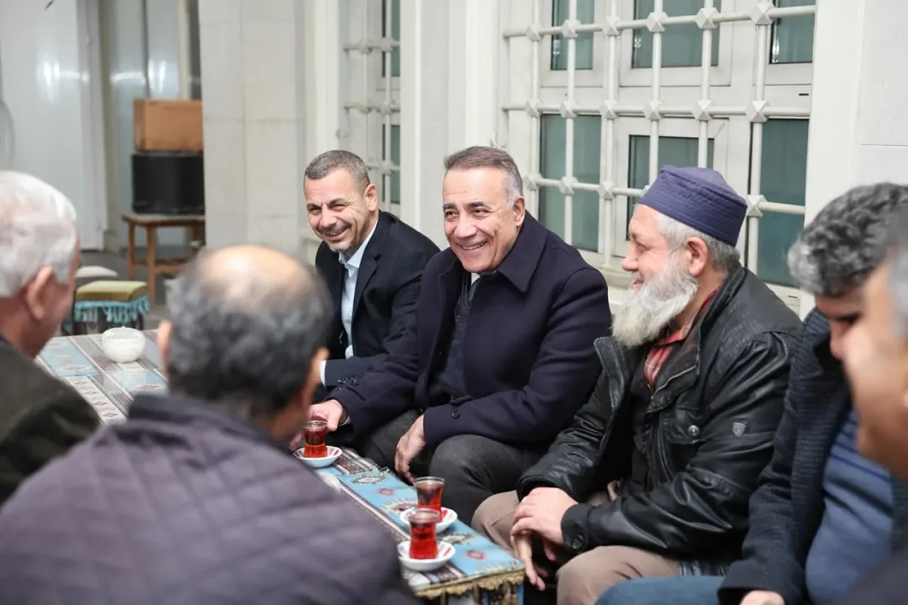 Sultangazi'de İkindi Namazı Sonrası Komşularla Buluşma Sultangazi'de İkindi Namazı Sonrası Komşularla Buluşma