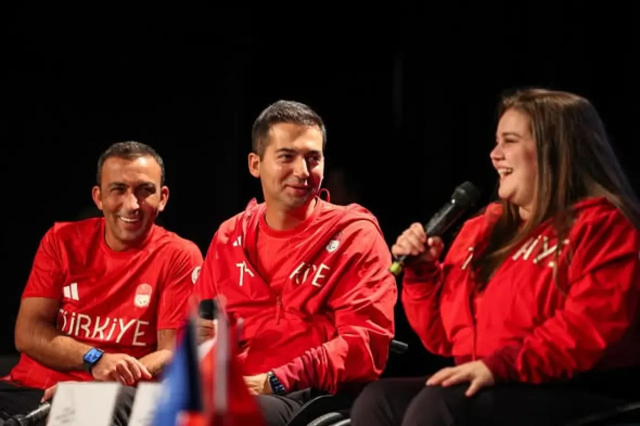 Engelli Sporcuların Azim Dolu Hikayeleri İstanbul'da Gençlerle Buluştu Engelli Sporcuların Azim Dolu Hikayeleri İstanbul'da Gençlerle Buluştu