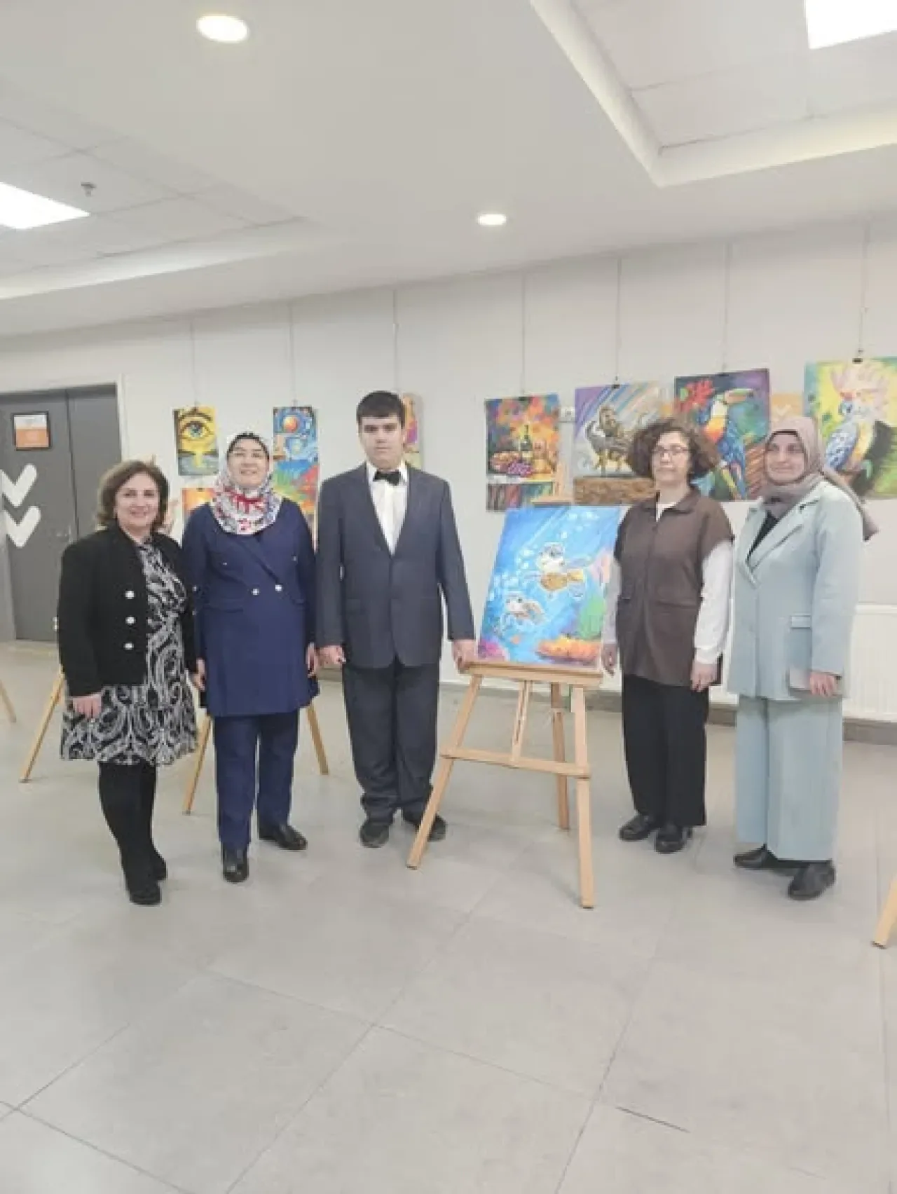 Otizm Farkındalığına Sanat Dokunuşu: Ali Doğan'ın Resim Sergisi Açıldı Otizm Farkındalığına Sanat Dokunuşu: Ali Doğan'ın Resim Sergisi Açıldı