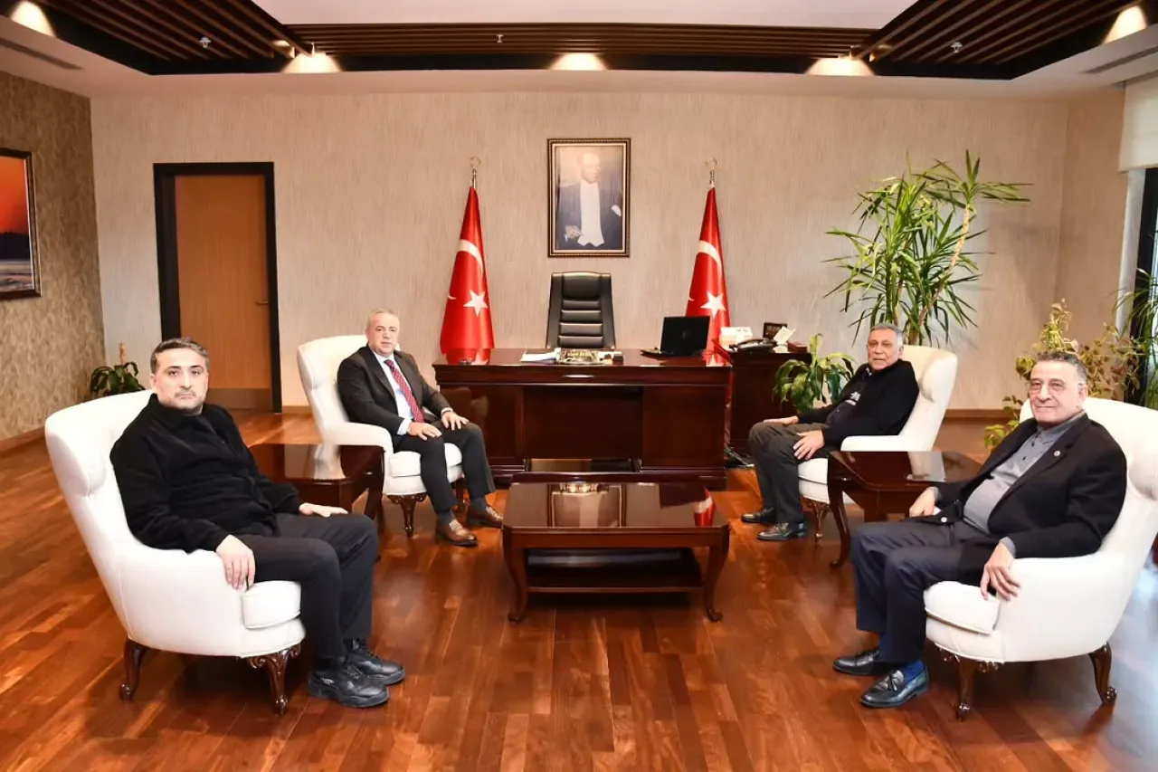 İş İnsanları Çekmeköy Kaymakamı Resul Çelik'i Makamında Ziyaret Etti İş İnsanları Çekmeköy Kaymakamı Resul Çelik'i Makamında Ziyaret Etti